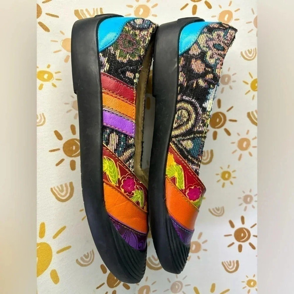 Colorful Soffia Leather and tapestry flats rubber sole size 38, worn once. (Sz 7 - Picture 4 of 10